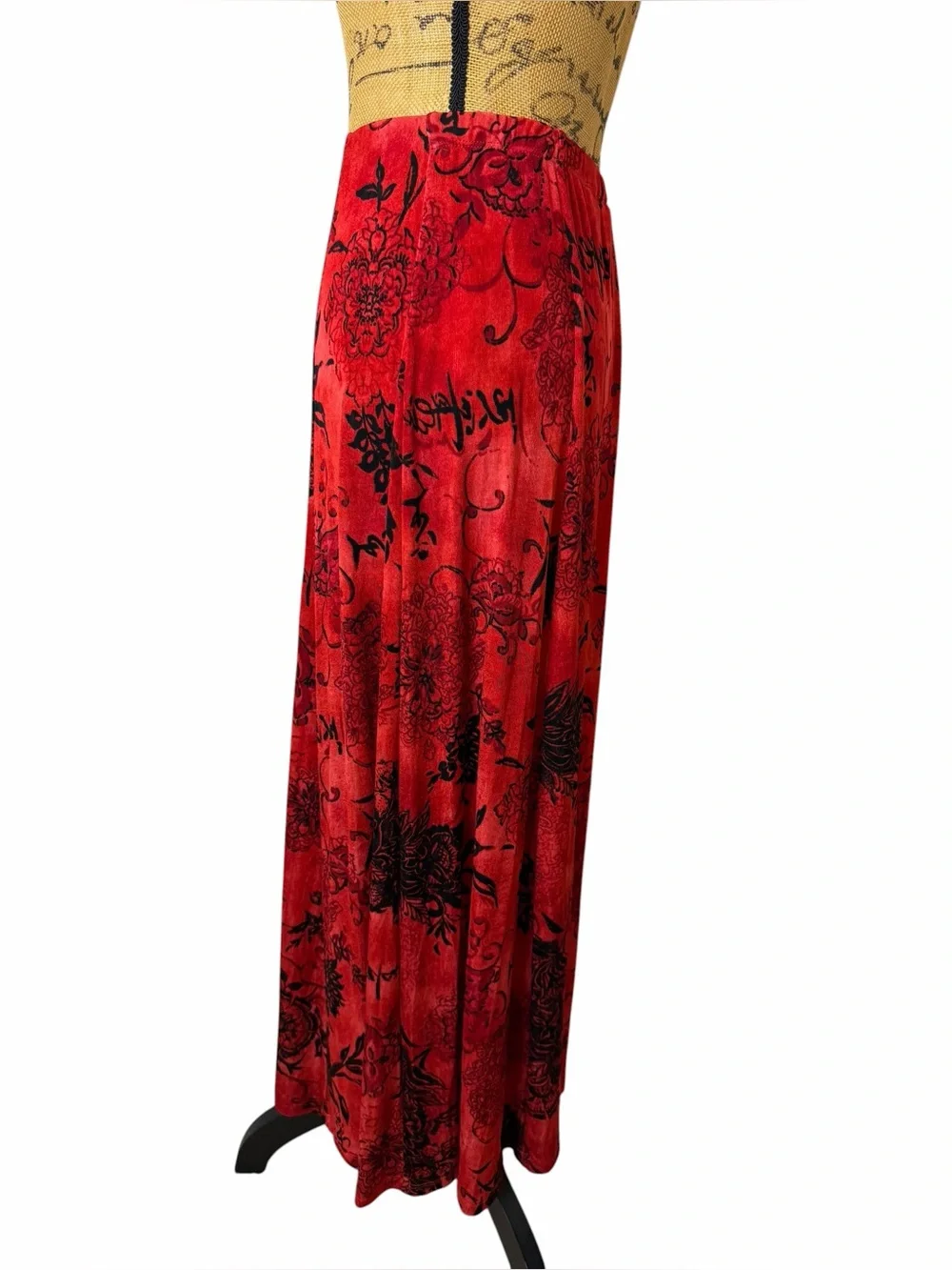 Vintage Y2K Chico’s Travelers Cherry Red Slinky Floral Maxi Skirt S M